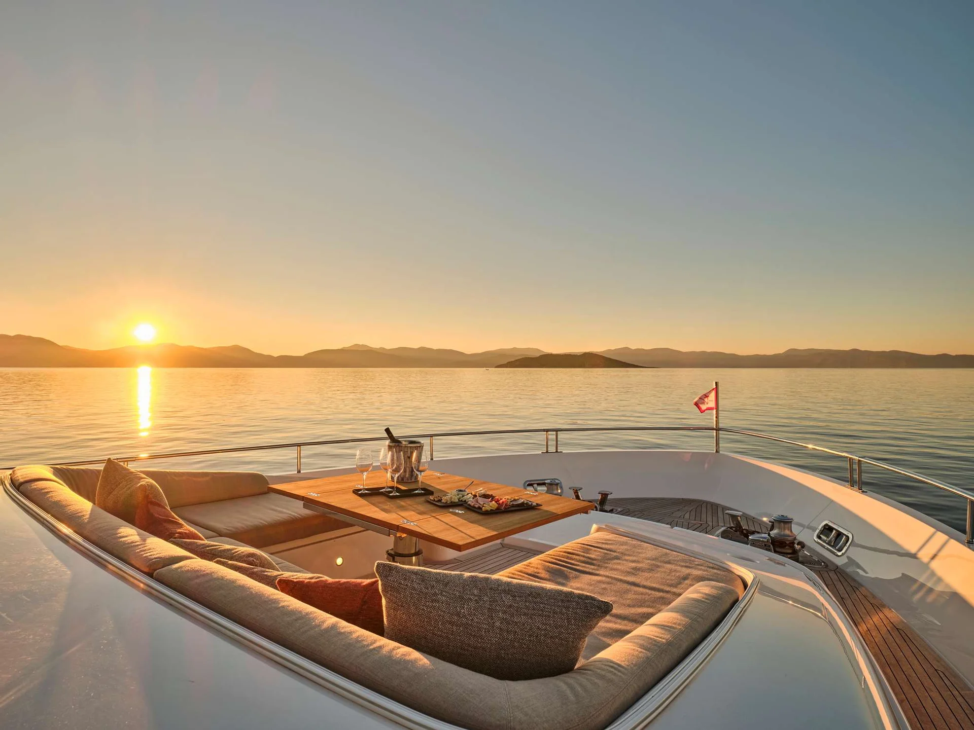 Sanlorenzo yacht charter greece akasti