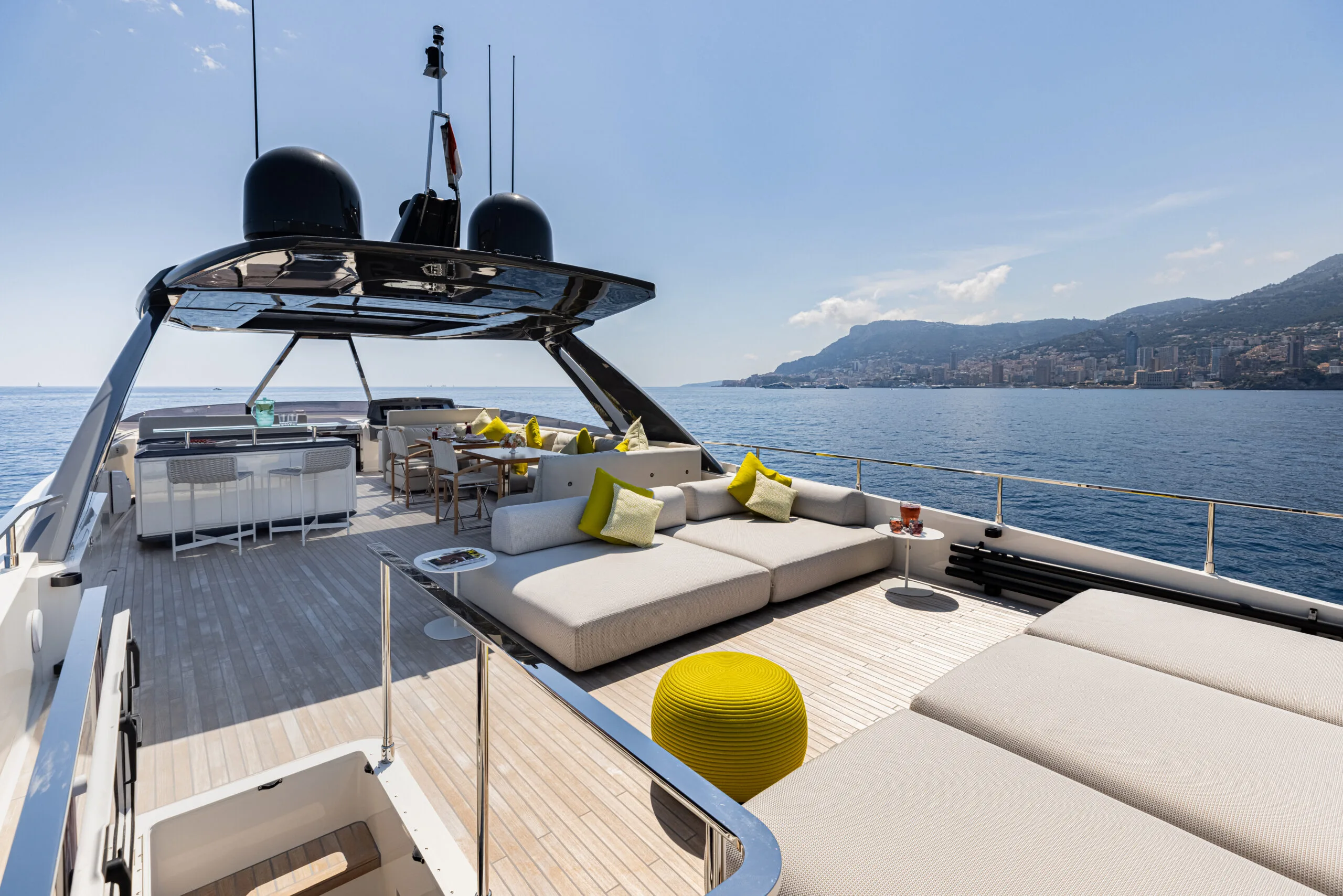 ALEGRIA II — exterior & interior photo