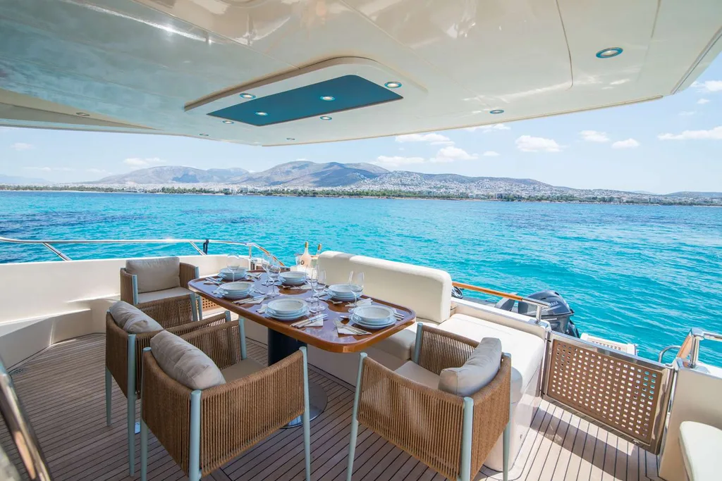 ANTAMAR II — exterior & interior photo