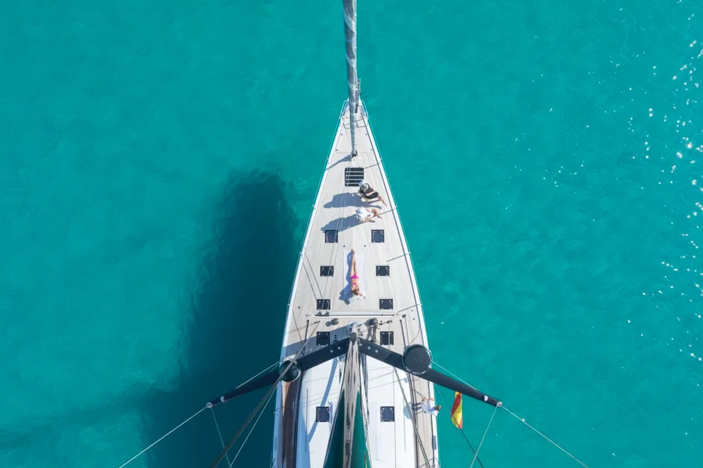 Yacht Allegro, a commercial shoot for DIYachting