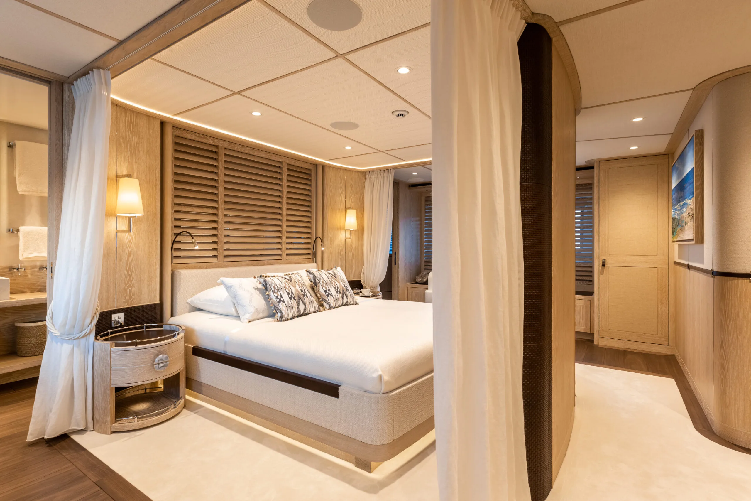 CALYPSO I — exterior & interior photo