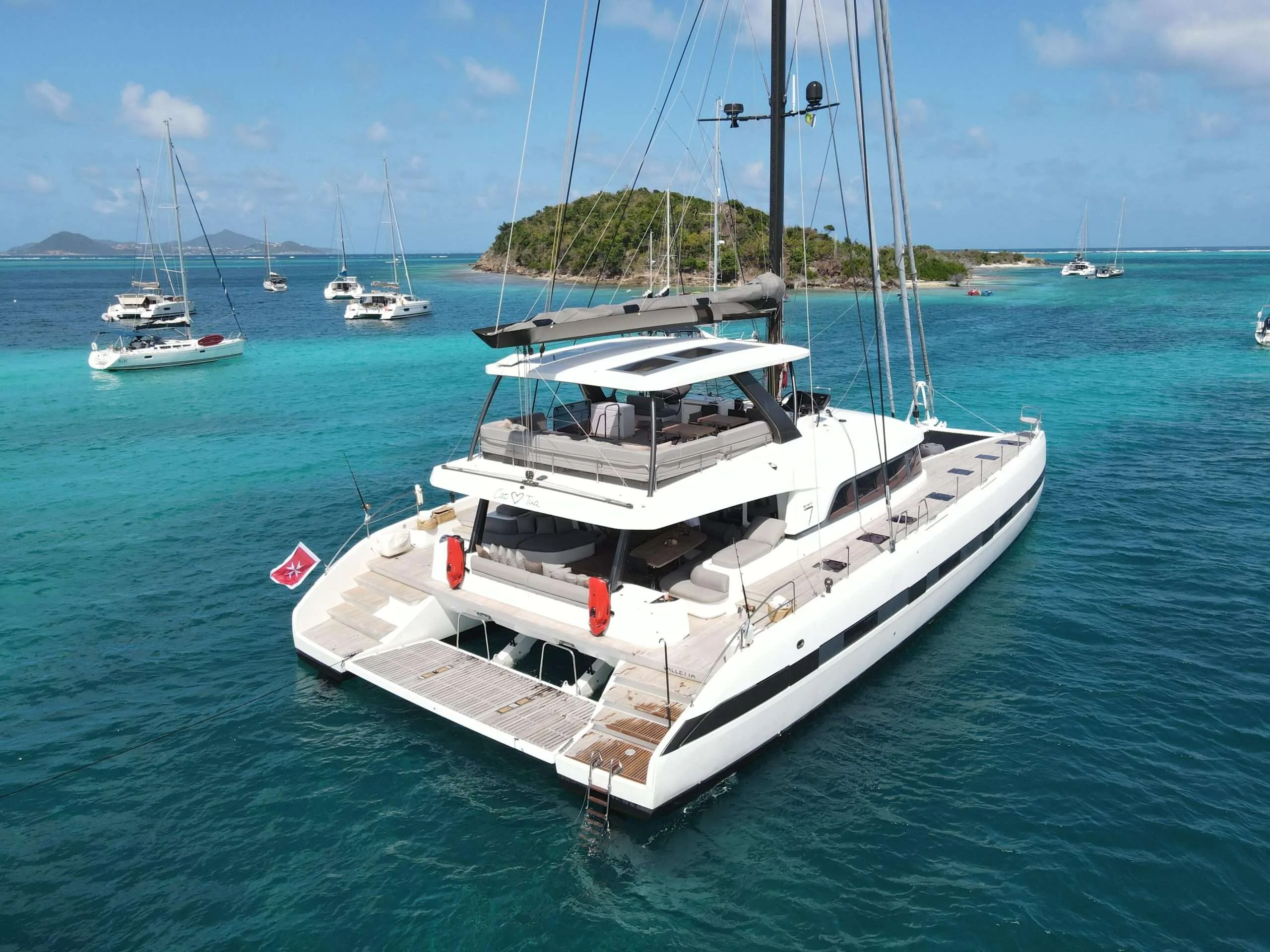 CAT TUA — exterior & interior photo