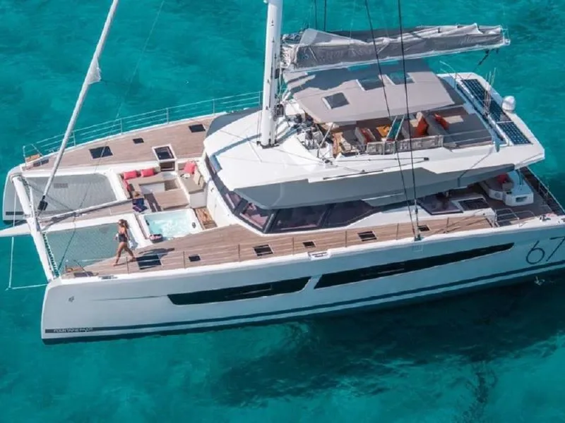 COLIBRI — exterior & interior photo