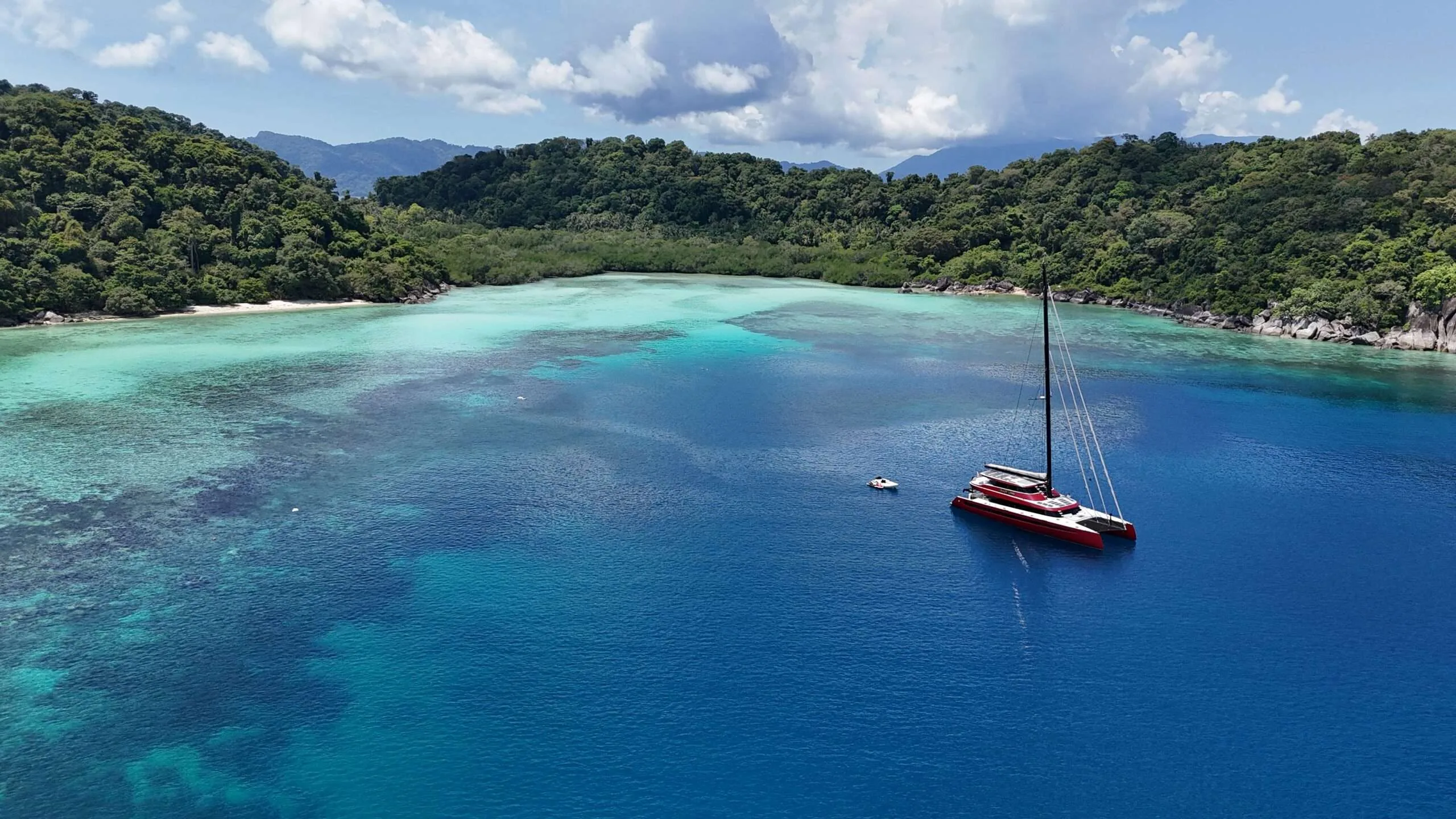 88HH Catamarans French Polynesia Charter