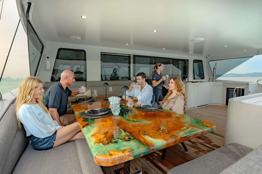 88HH Catamarans French Polynesia Charter