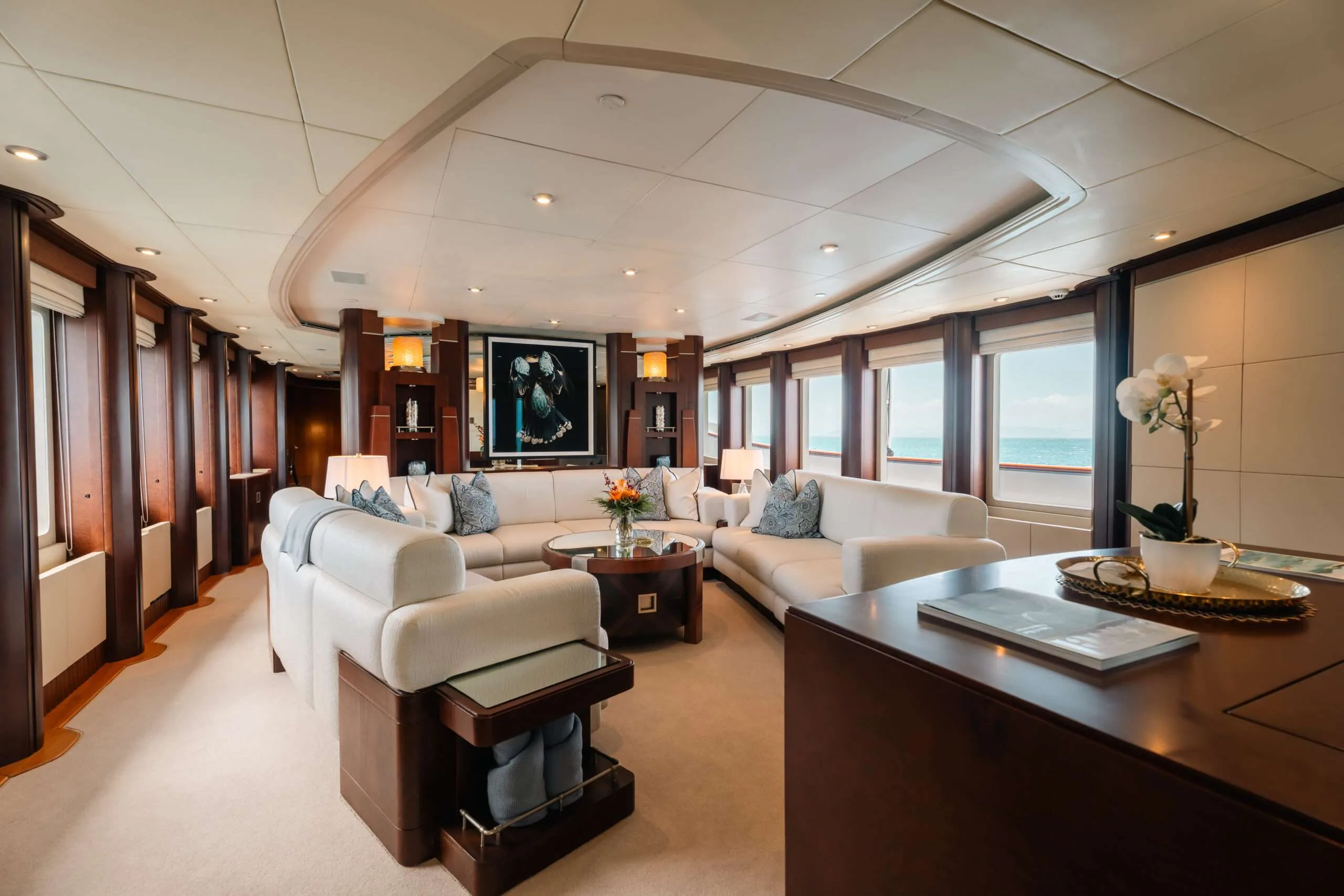 DE LISLE III — exterior & interior photo