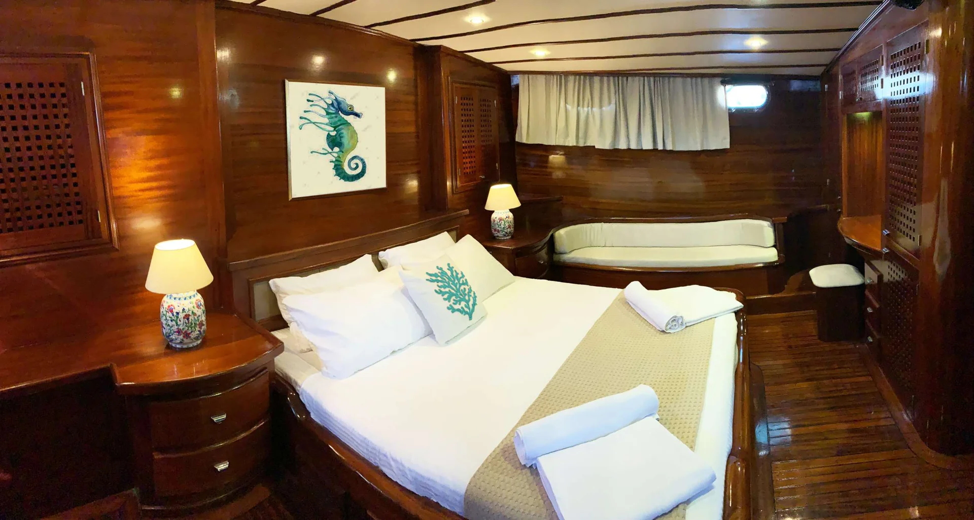 ELIANORA — exterior & interior photo