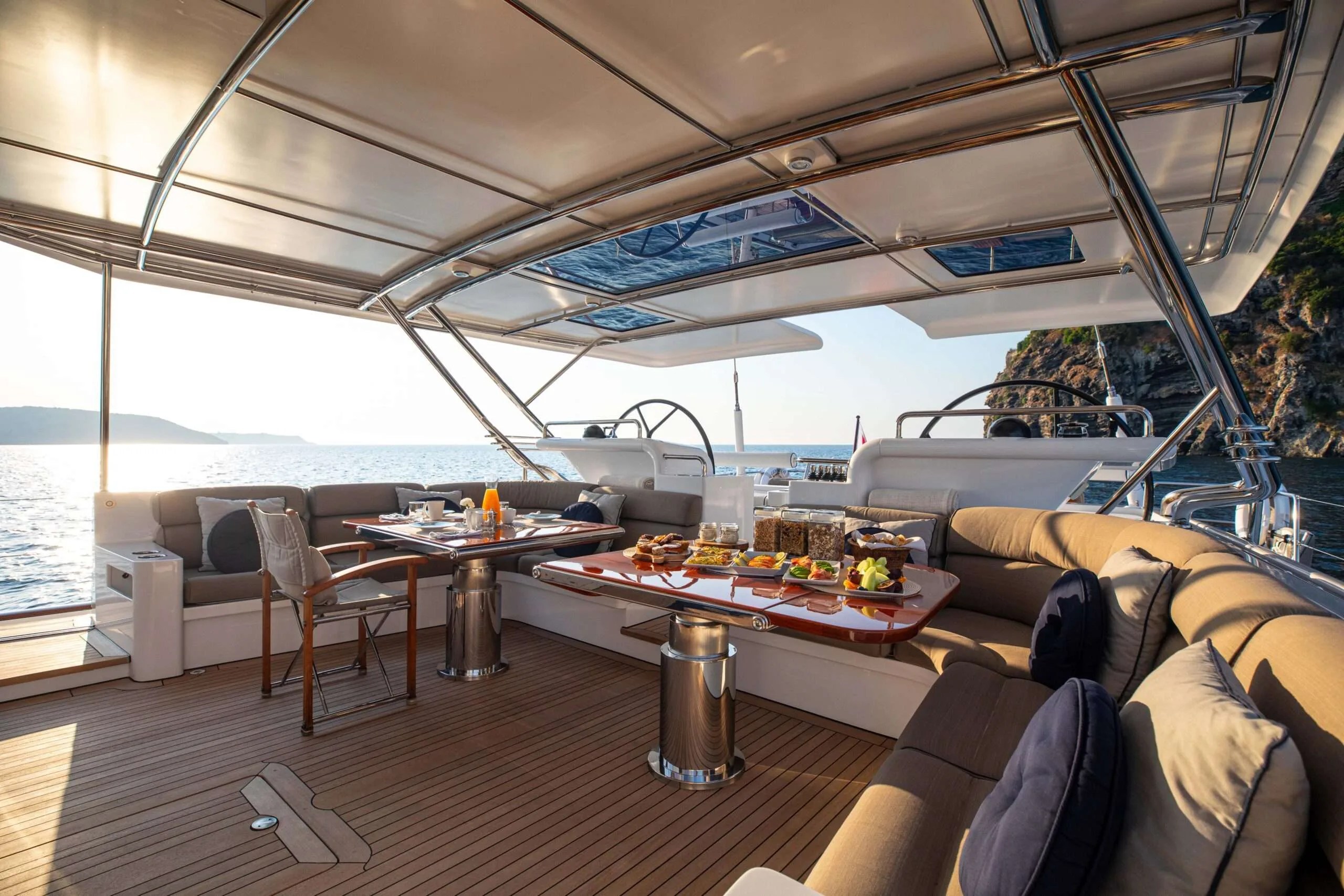 Copyright © www.yacht-shot.com
Stuart Pearce