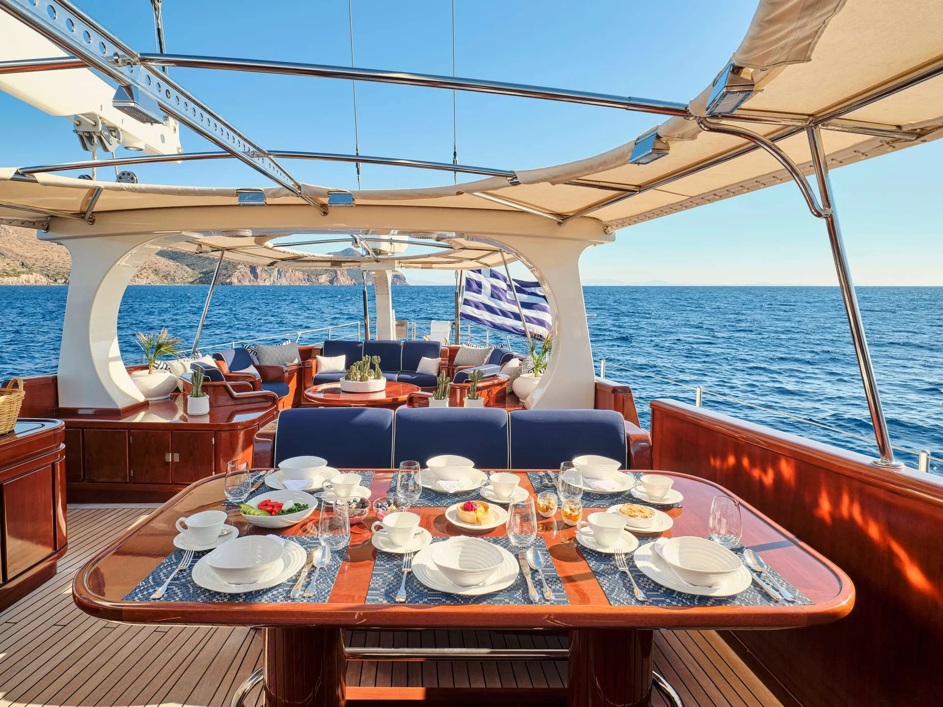 GITANA — exterior & interior photo
