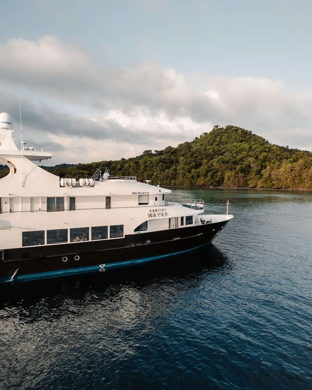 KONTIKI WAYRA — exterior & interior photo