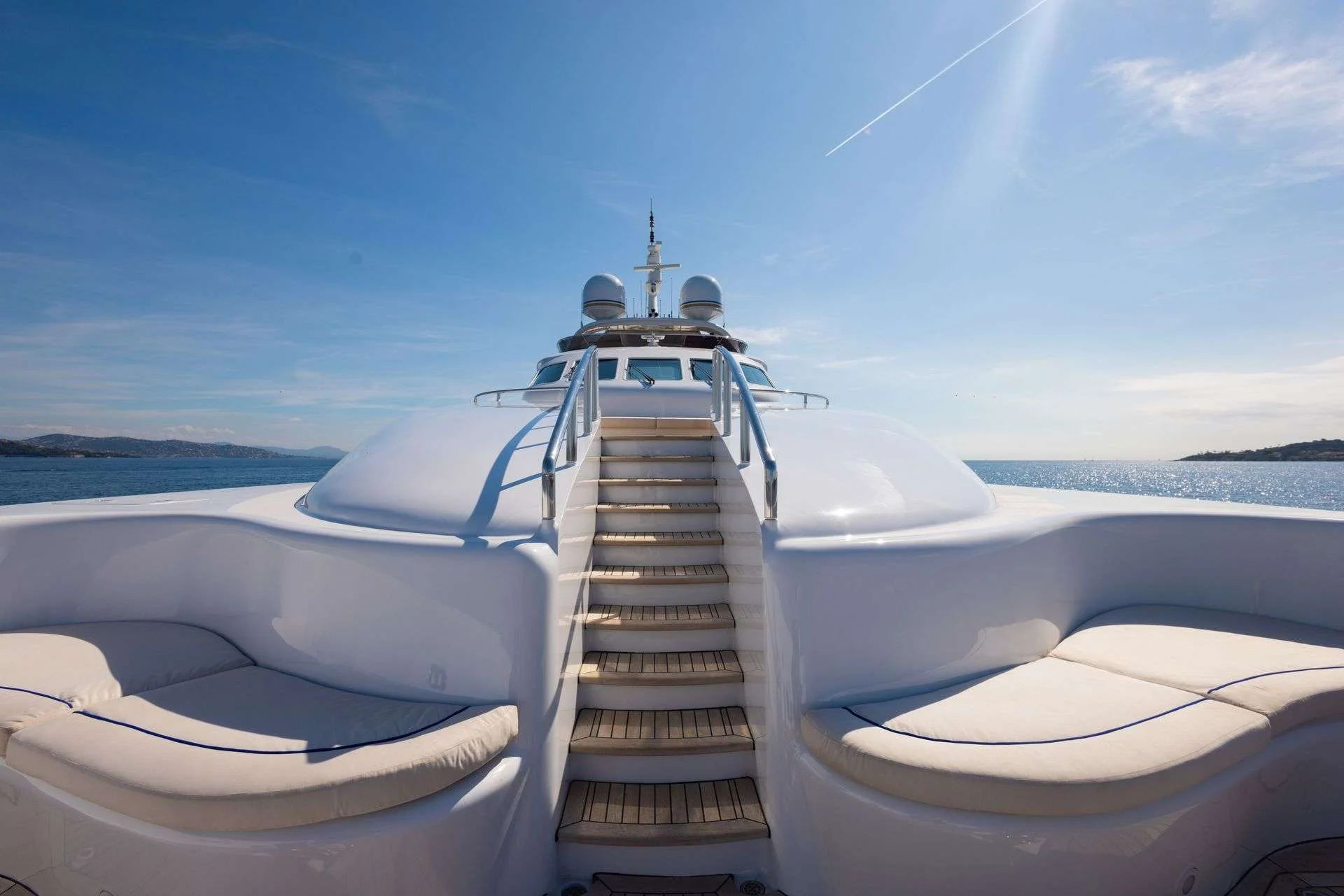 heesen motor yacht charter luisa fench riviera, corsica