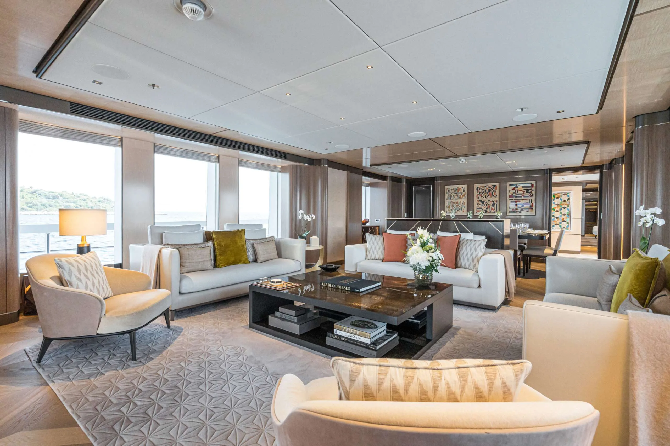 MOSKITO — exterior & interior photo