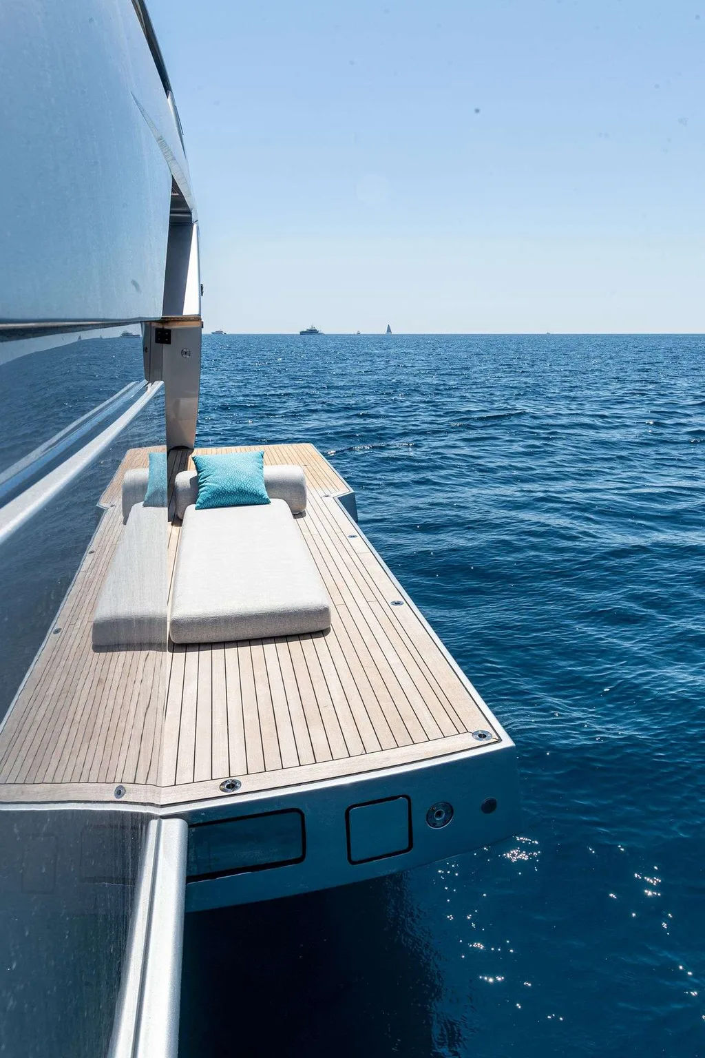 sanlorenzo yacht new york charter french riviera