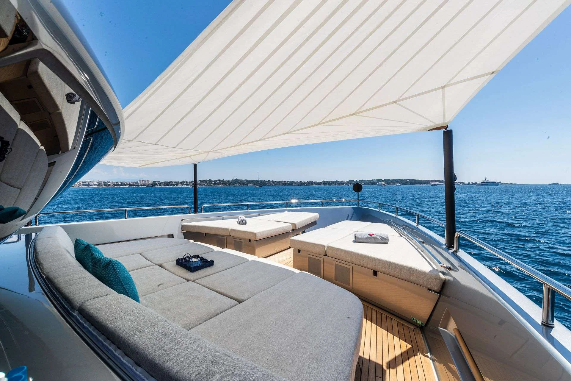 sanlorenzo yacht new york charter french riviera
