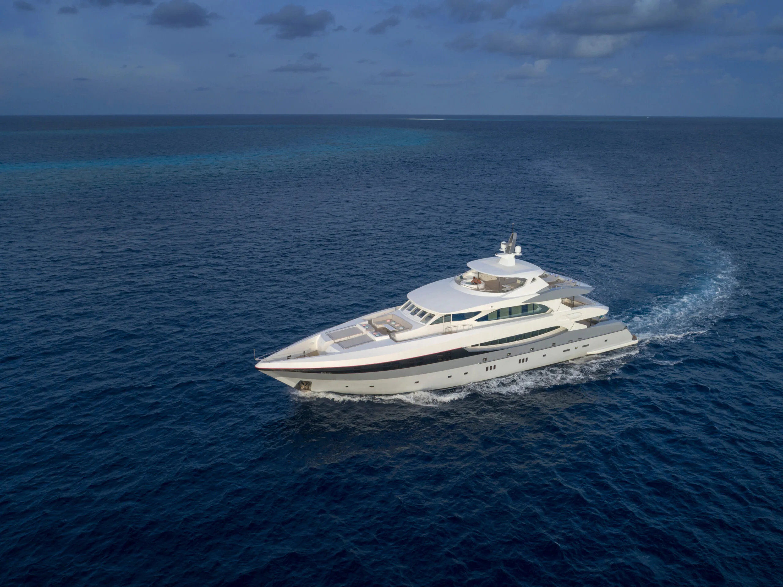 SEAREX — exterior & interior photo