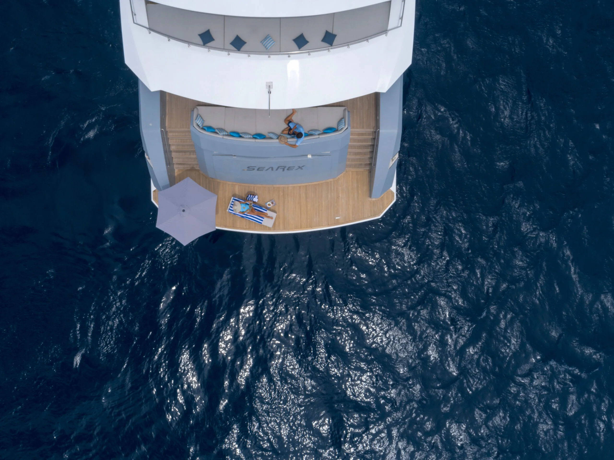 SEAREX — exterior & interior photo