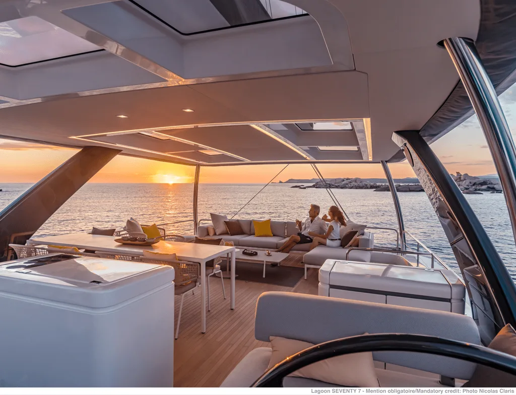 SPIRIT OF PONANT — exterior & interior photo