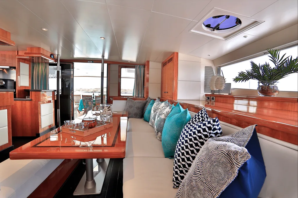 WORLD’S END — exterior & interior photo