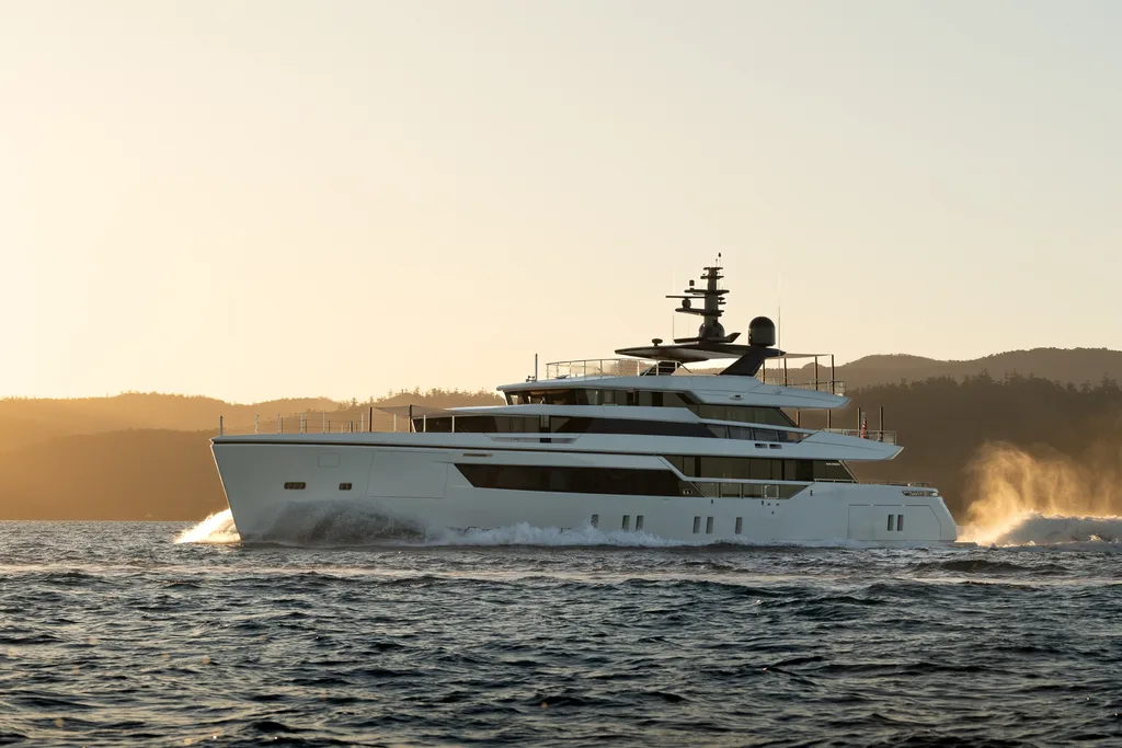 luxury motor yacht aix