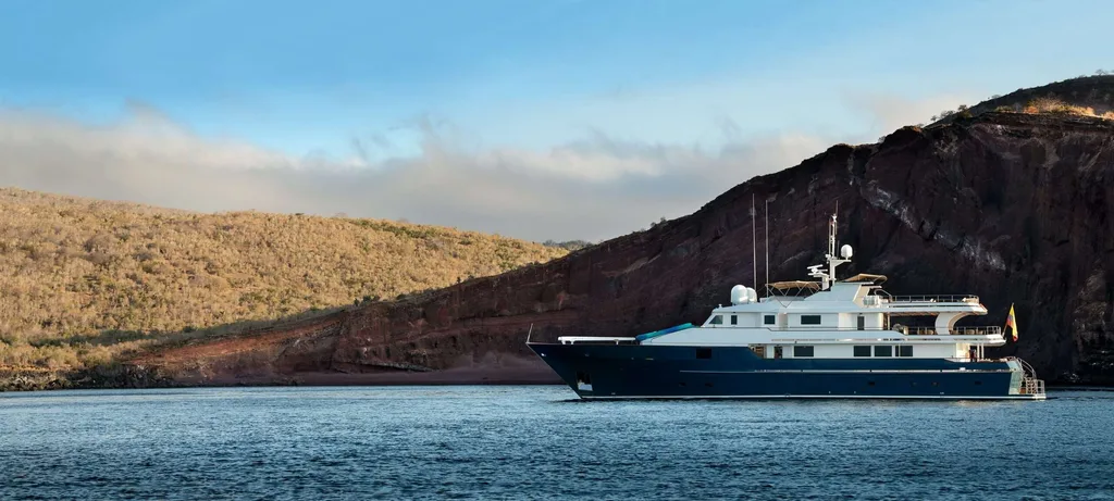GALAPAGOS EXPLORER