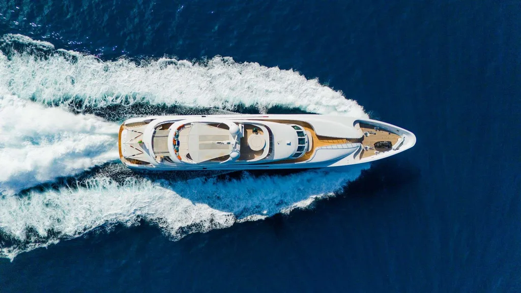 heesen motor yacht charter luisa fench riviera, corsica